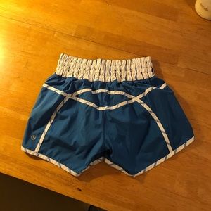 Lululemon shorts size 6